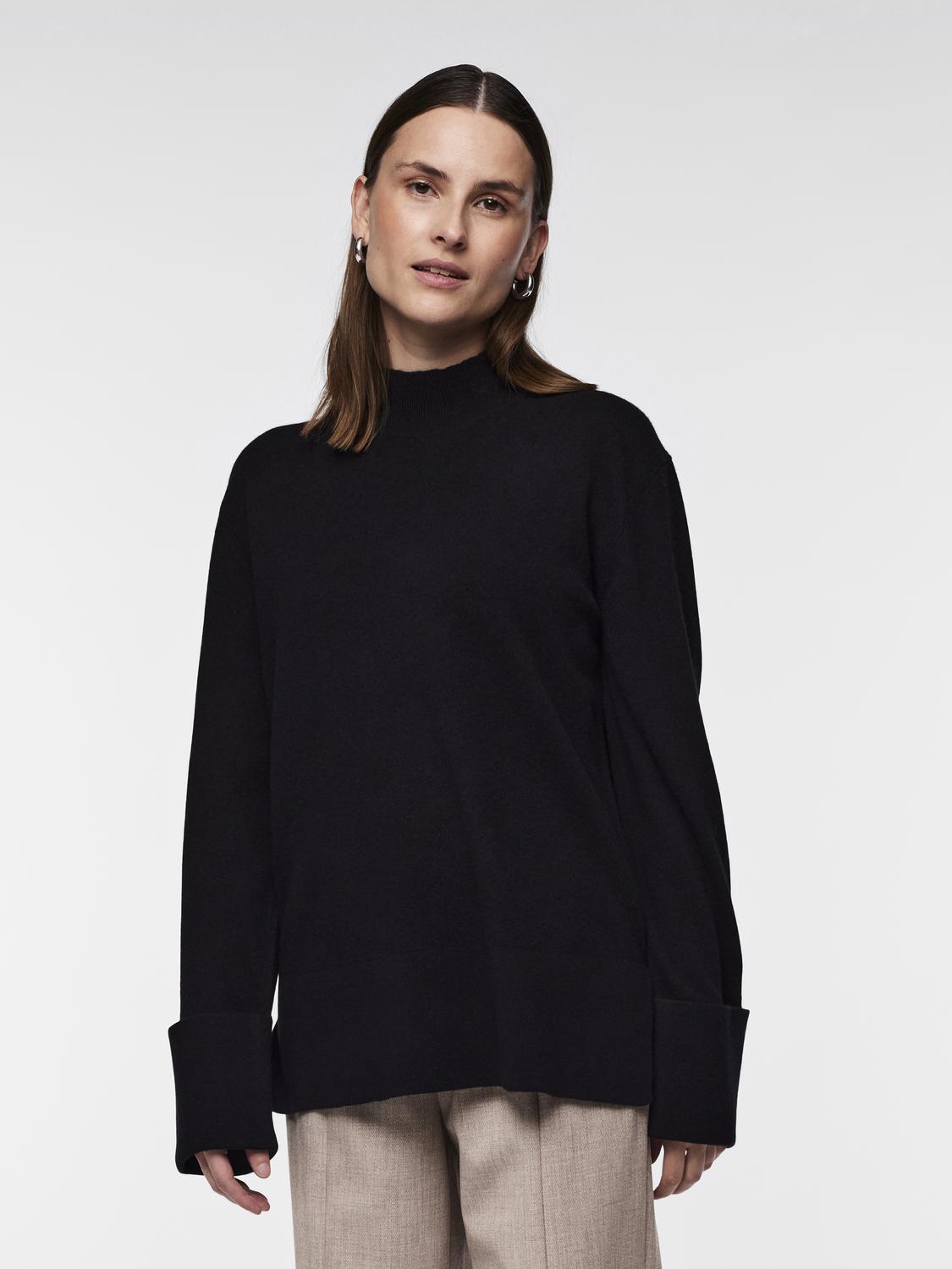 YASEMILIE Pullover - Black